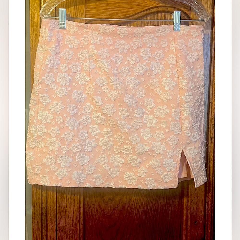 Skirt peach and white